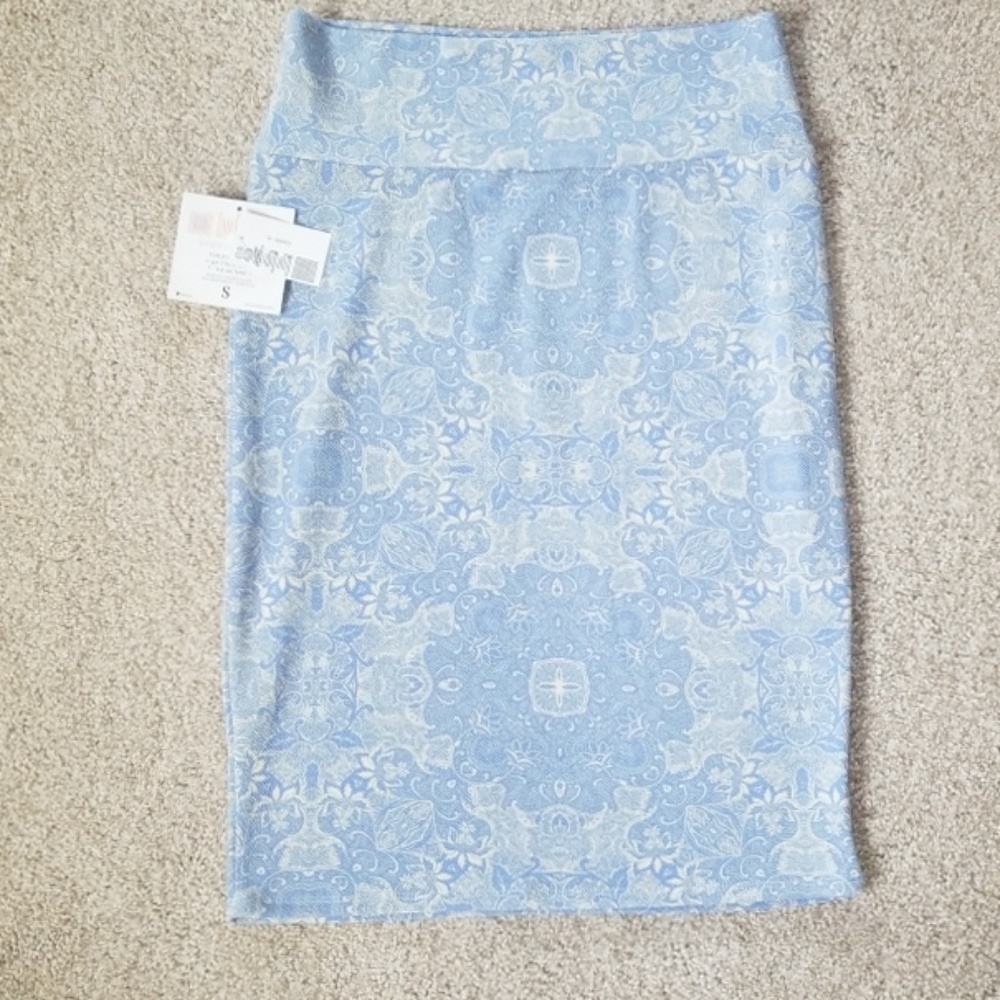 Cassie skirt- light blue and creme